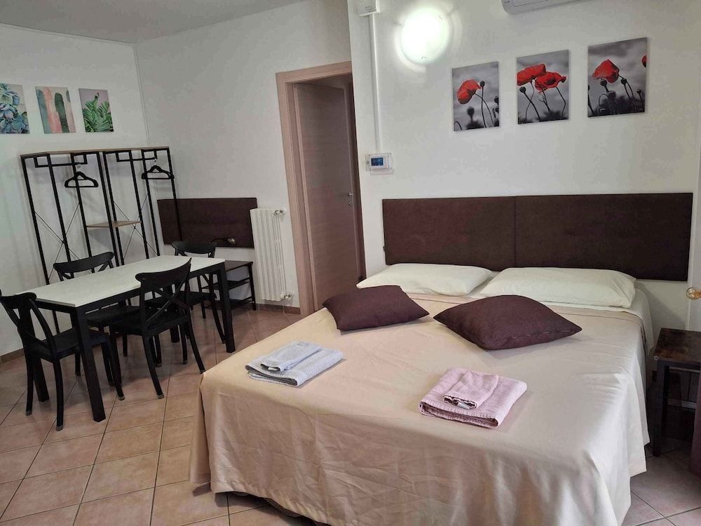 Ferriera 8 Basic Quadruple Room 4