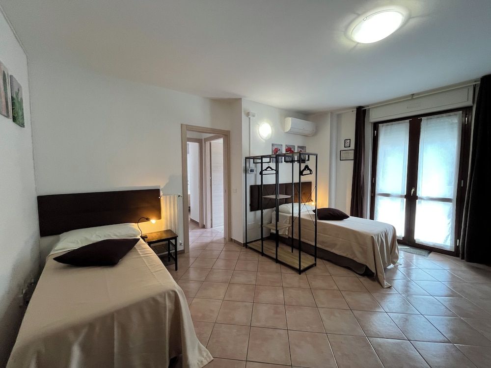 Ferriera 8 Basic Quadruple Room 13