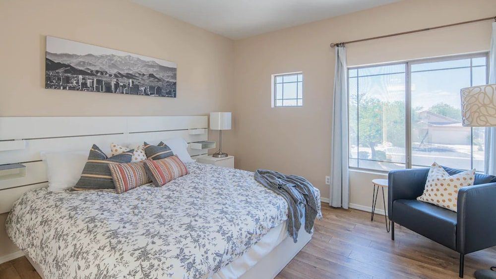Studio (3 Bedrooms)