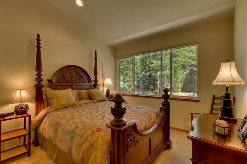 Mv16 : Bear Lair Estate With Hot Tub House, Multiple Beds (MV16 : Bear Lair Estate With Hot Tub) 4