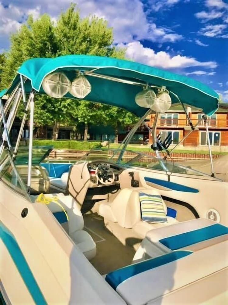 Mv22: Waterfront Condo in Tahoe Keys . 3 Bedrooms 010630 Condo, Multiple Beds (MV22: Waterfront Condo in Tahoe Keys ) 19