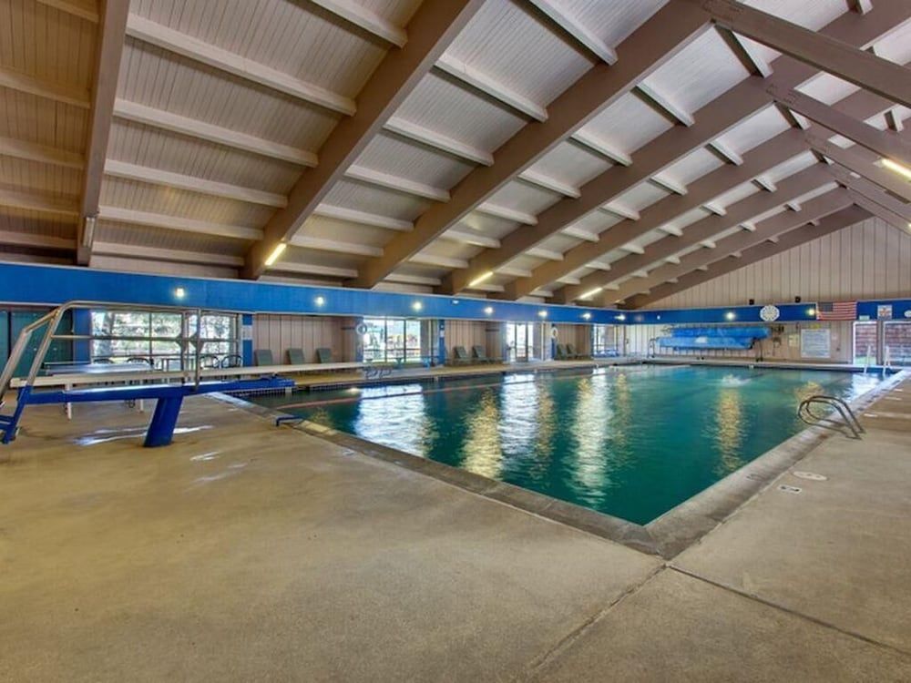 Mv22: Waterfront Condo in Tahoe Keys . 3 Bedrooms 010630 Condo, Multiple Beds (MV22: Waterfront Condo in Tahoe Keys ) 17