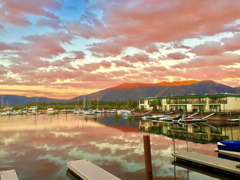 Mv22: Waterfront Condo in Tahoe Keys . 3 Bedrooms 010630 Condo, Multiple Beds (MV22: Waterfront Condo in Tahoe Keys ) 21