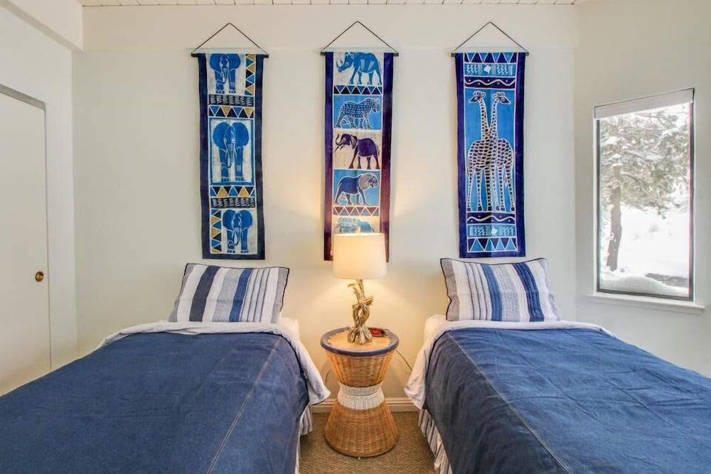 undefined Mv22: Waterfront Condo in Tahoe Keys . 3 Bedrooms 010630 4