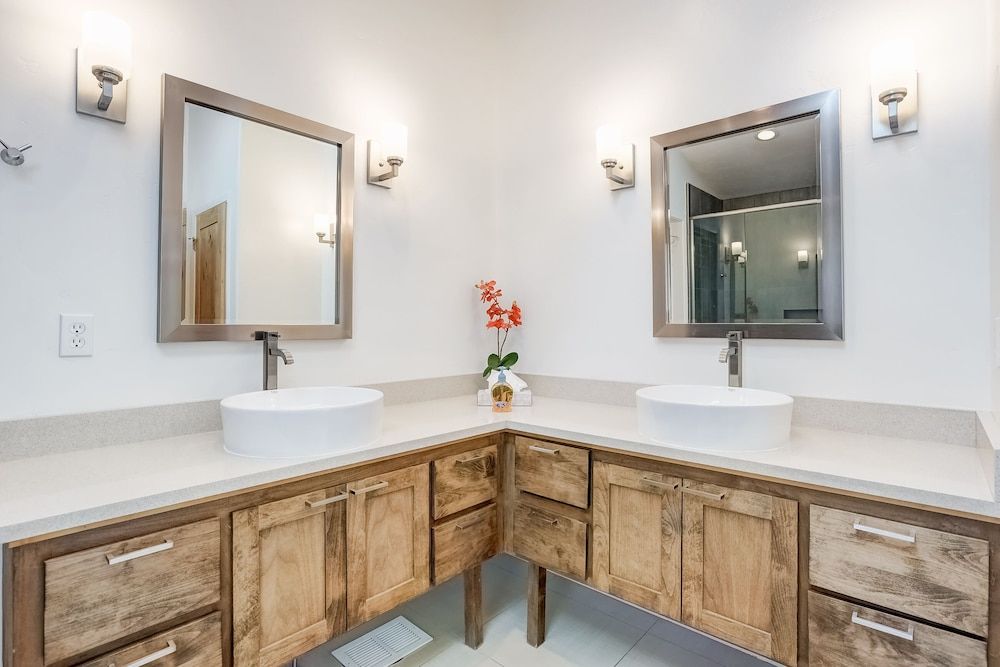 Contemporary Tahoe Cabin House, Multiple Beds, Balcony, Mountain View 29