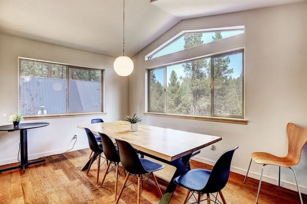 Contemporary Tahoe Cabin House, Multiple Beds, Balcony, Mountain View 19