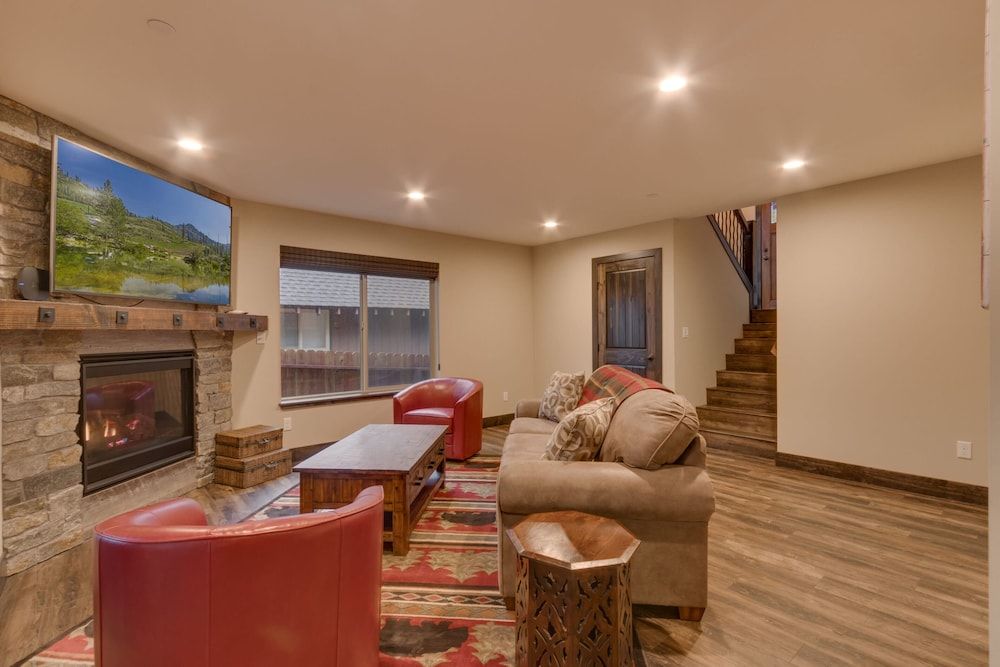 undefined Silver Pines - Ski or Summer 30+ day Home 7