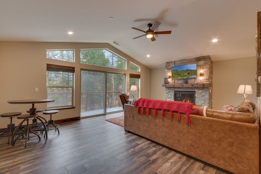 undefined Silver Pines - Ski or Summer 30+ day Home 8