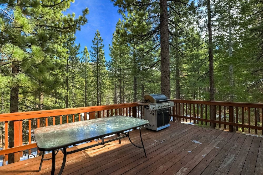 Nestled Pines Retreat Hot Tub, Pool Tahoe, Foosball, +more! House, Multiple Beds, Hot Tub, Mountain View (Nestled Pines Retreat) 24