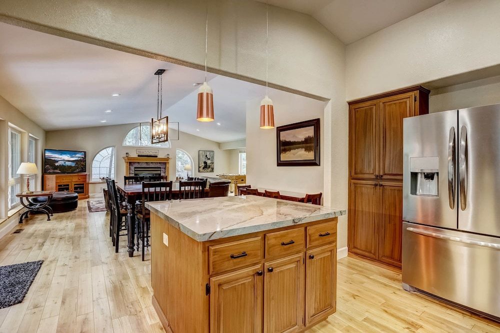 Nestled Pines Retreat Hot Tub, Pool Tahoe, Foosball, +more! House, Multiple Beds, Hot Tub, Mountain View (Nestled Pines Retreat) 15