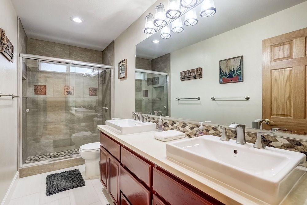 Nestled Pines Retreat Hot Tub, Pool Tahoe, Foosball, +more! House, Multiple Beds, Hot Tub, Mountain View (Nestled Pines Retreat) 27