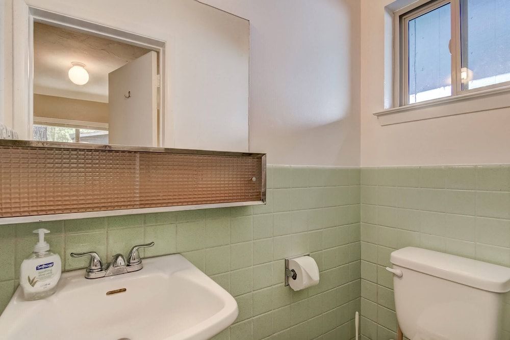 Blue Black Bart Foosball, Near Town & More! House, Multiple Beds, Patio, Mountain View (Blue Black Bart) 21