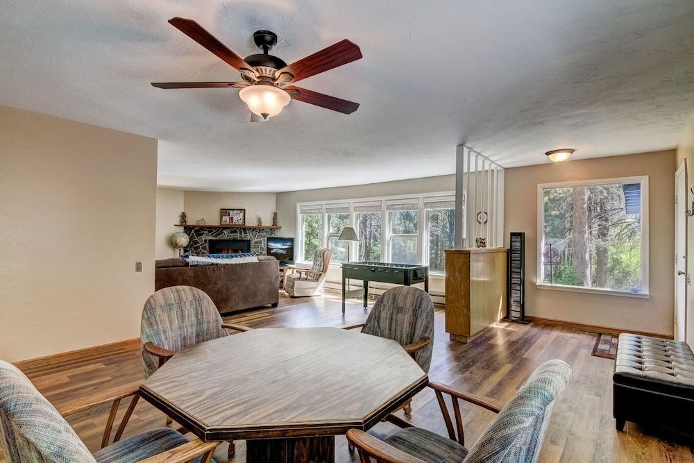 Blue Black Bart Foosball, Near Town & More! House, Multiple Beds, Patio, Mountain View (Blue Black Bart) 16