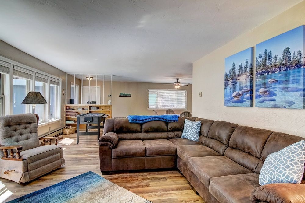 Blue Black Bart Foosball, Near Town & More! House, Multiple Beds, Patio, Mountain View (Blue Black Bart) 15