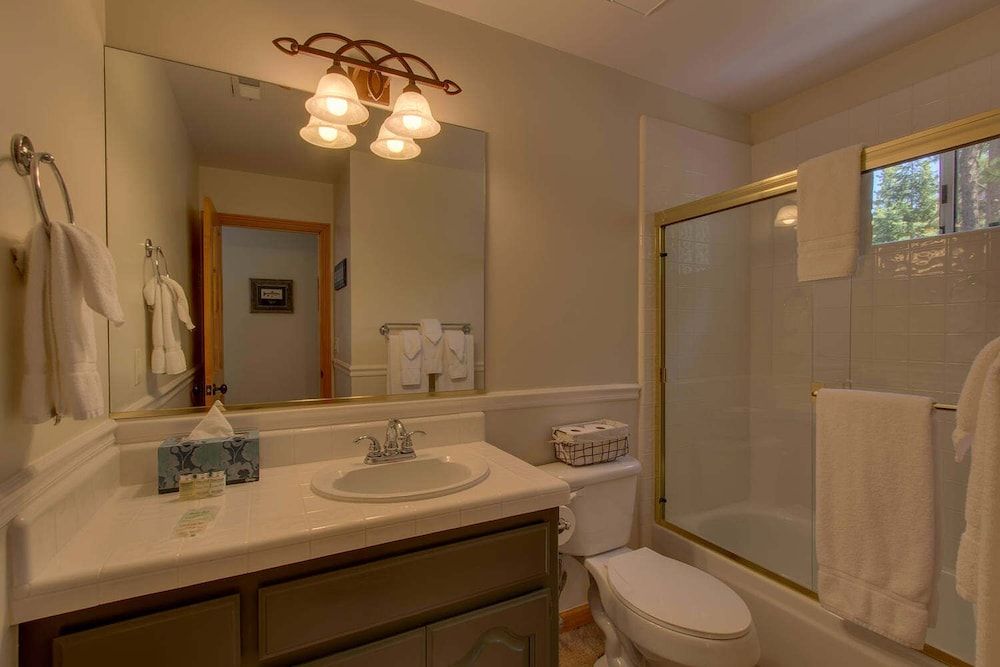 Prima Del Norte - Hot Tub, Pool Table, Arcade Game! House, Multiple Beds, Hot Tub, Mountain View (Prima Del Norte) 7