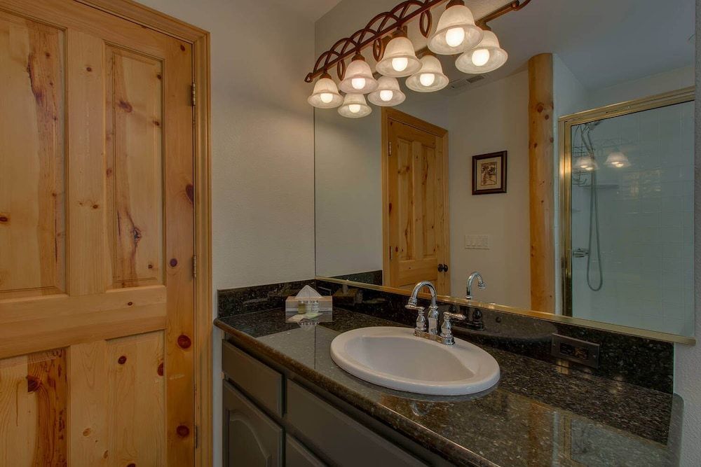 Prima Del Norte - Hot Tub, Pool Table, Arcade Game! House, Multiple Beds, Hot Tub, Mountain View (Prima Del Norte) 9