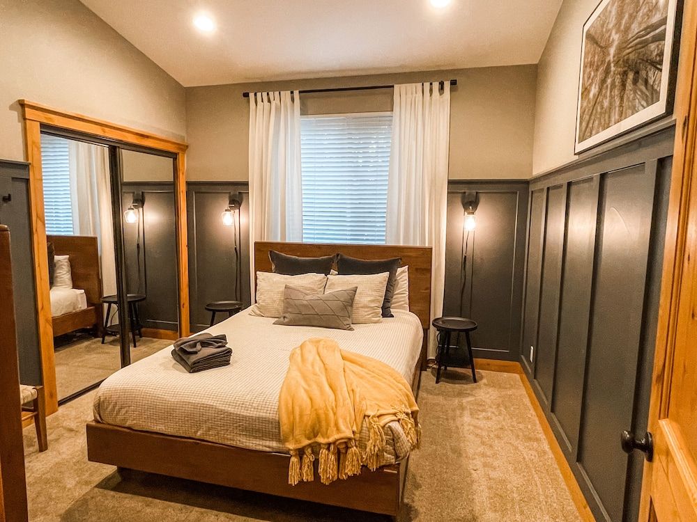 It's a Sierra State of Mind - Family Fun! House, Multiple Beds, Hot Tub, Mountain View (Sierra State of Mind) 8