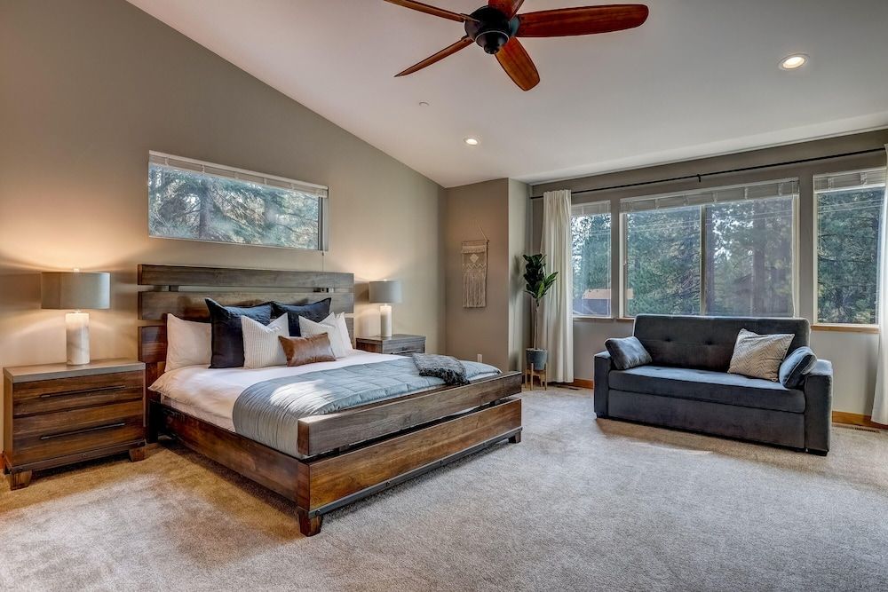 It's a Sierra State of Mind - Family Fun! House, Multiple Beds, Hot Tub, Mountain View (Sierra State of Mind) 5