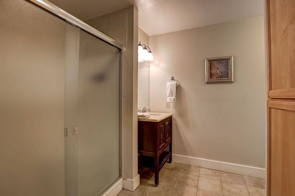 Paloma Place - 30+ Day Vacation Home House, Multiple Beds, Hot Tub, Mountain View (Paloma Place) 6