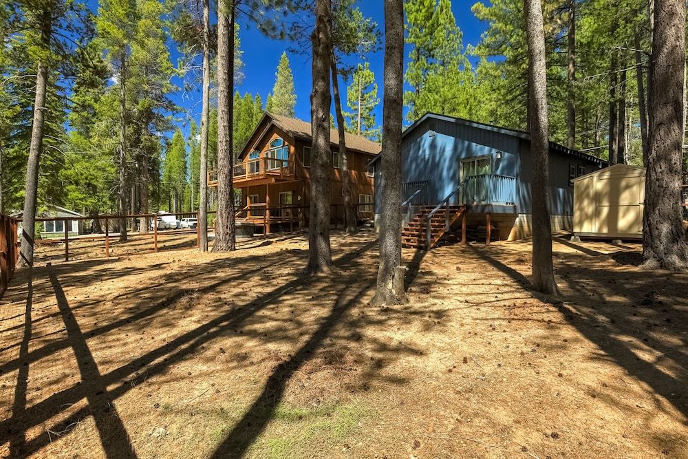 undefined Willow's Hideaway - Pet Friendly Cozy Cabin! 8