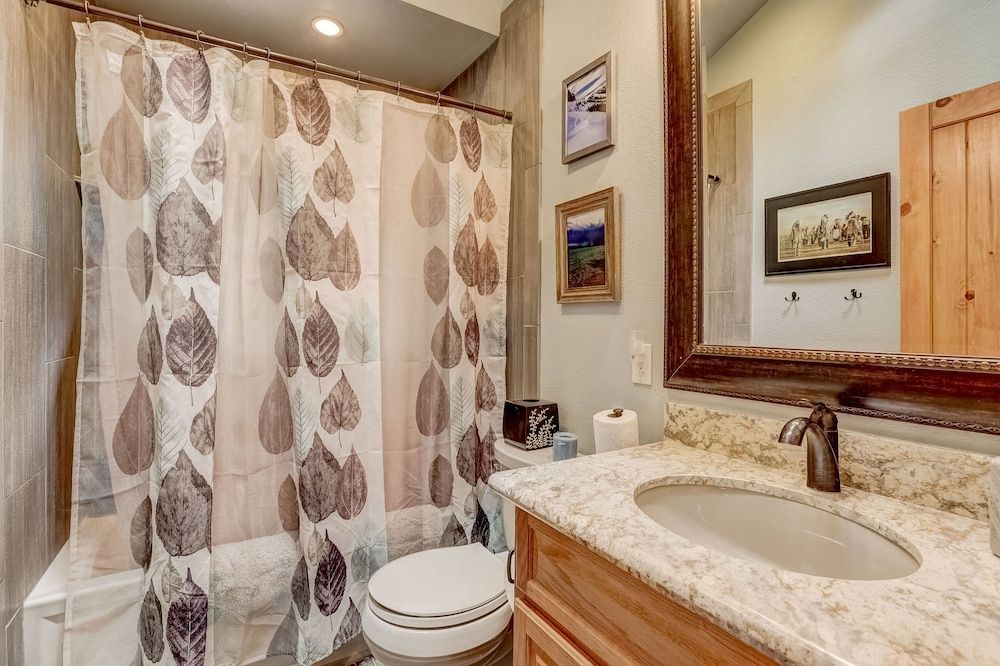 Woodland Escape - Cute Little Cabin in the Woods! House, Multiple Beds, Patio, Mountain View (Woodland Escape) 8