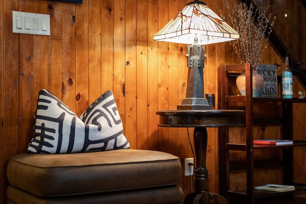 Woodland Escape - Cute Little Cabin in the Woods! House, Multiple Beds, Patio, Mountain View (Woodland Escape) 14