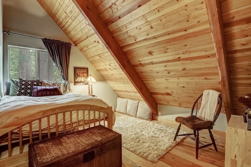 Woodland Escape - Cute Little Cabin in the Woods! House, Multiple Beds, Patio, Mountain View (Woodland Escape) 4