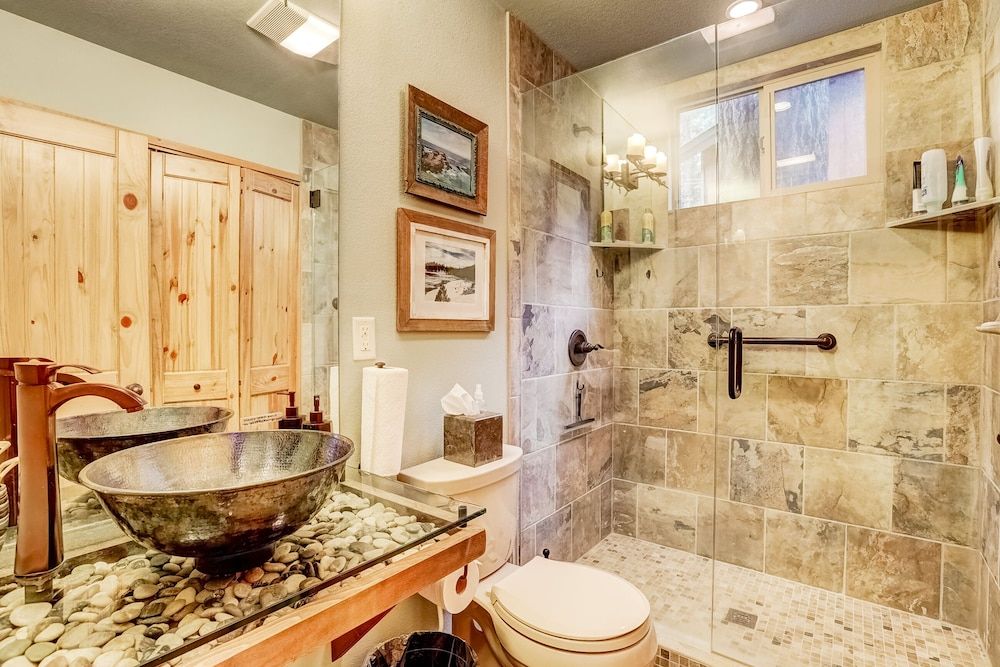 Woodland Escape - Cute Little Cabin in the Woods! House, Multiple Beds, Patio, Mountain View (Woodland Escape) 7