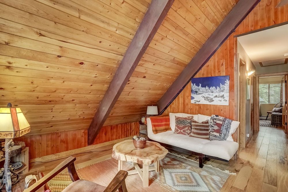 Woodland Escape - Cute Little Cabin in the Woods! House, Multiple Beds, Patio, Mountain View (Woodland Escape) 16