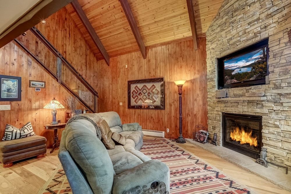 Woodland Escape - Cute Little Cabin in the Woods! House, Multiple Beds, Patio, Mountain View (Woodland Escape) 15