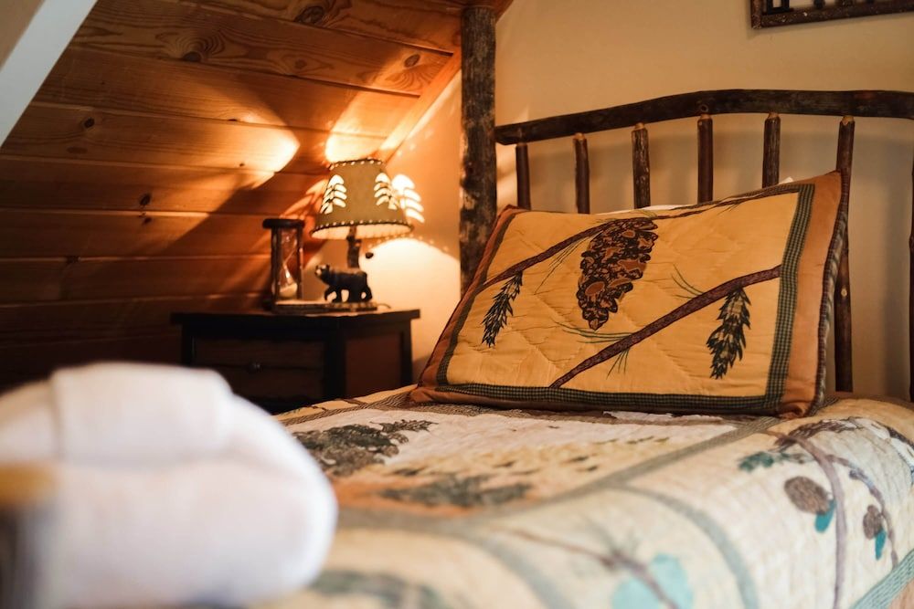 Serenity Woods - Game Room & More! House, Multiple Beds, Fireplace, Mountain View (Serenity Woods) 6