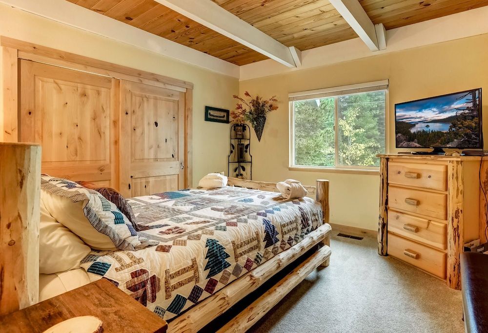 Serenity Woods - Game Room & More! House, Multiple Beds, Fireplace, Mountain View (Serenity Woods) 3