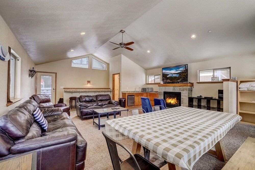 undefined Cold Creek Chalet - Hot tub & Movie Room 8