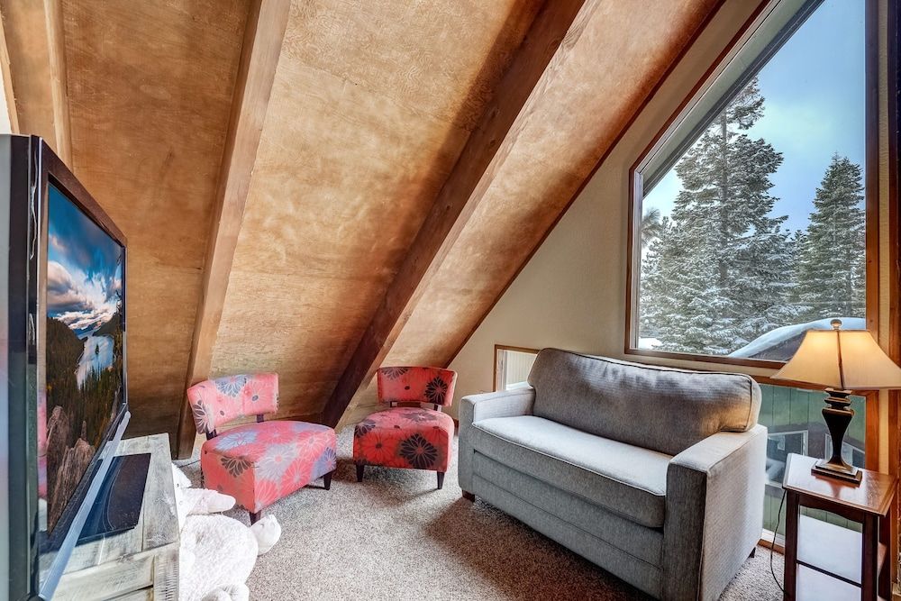 Cold Creek Chalet - Hot tub & Movie Room House, Multiple Beds, Hot Tub, Mountain View (Cold Creek Chalet) 10