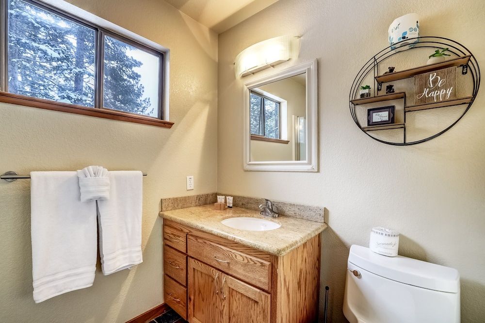 Cold Creek Chalet - Hot tub & Movie Room House, Multiple Beds, Hot Tub, Mountain View (Cold Creek Chalet) 6