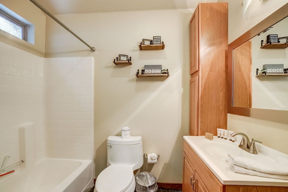 Cold Creek Chalet - Hot tub & Movie Room House, Multiple Beds, Hot Tub, Mountain View (Cold Creek Chalet) 5