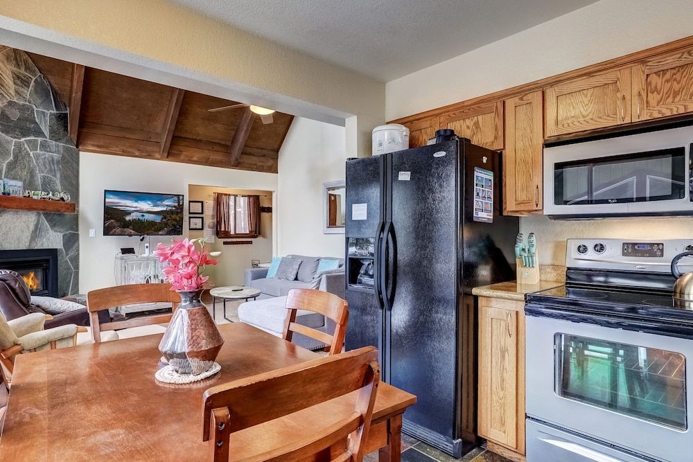 undefined Cold Creek Chalet - Hot tub & Movie Room 6