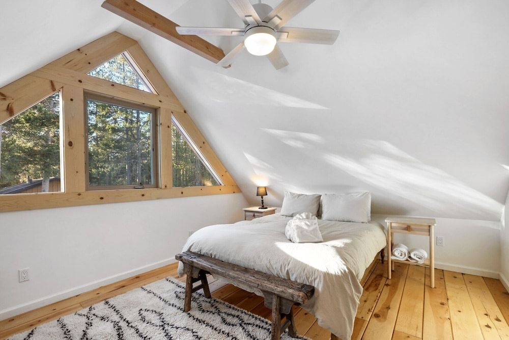 undefined Augies Authentic Log Cabin! Pets Welcome! 9