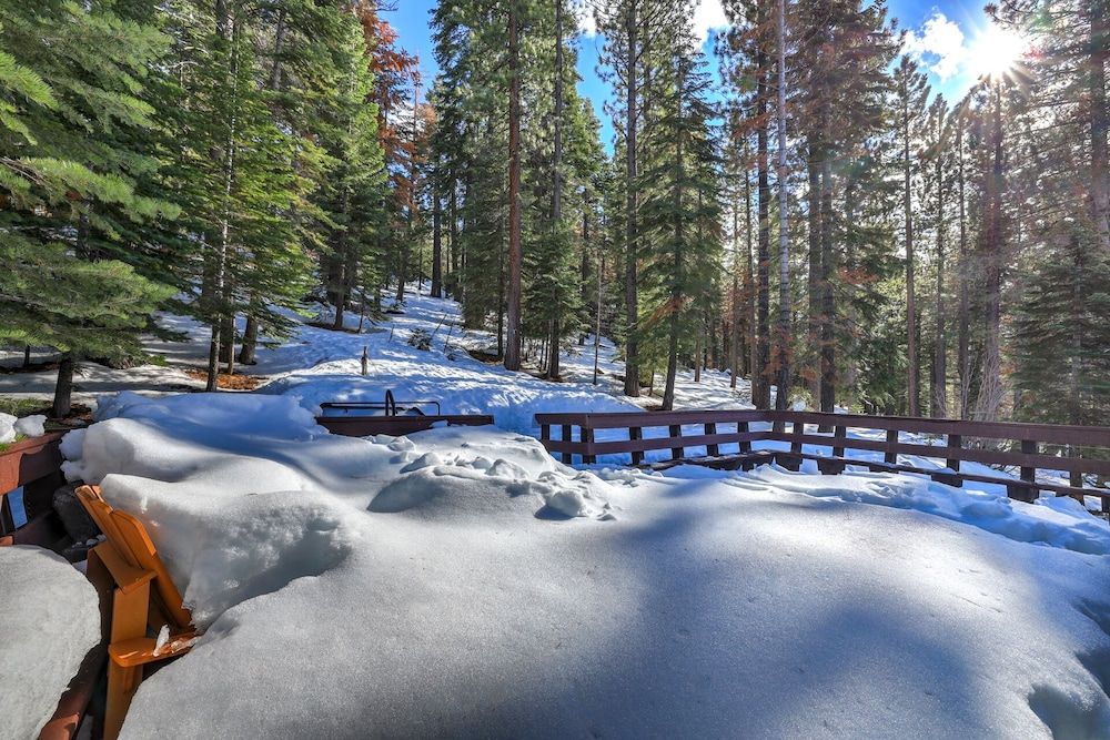 Southern Pines Arcade Games & Foosball for Kids! House, Multiple Beds, Hot Tub, Mountain View (Southern Pines) 13