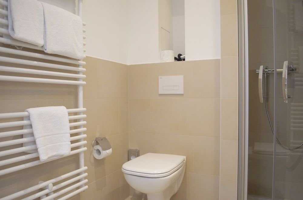 undefined Augusten Hotel 9