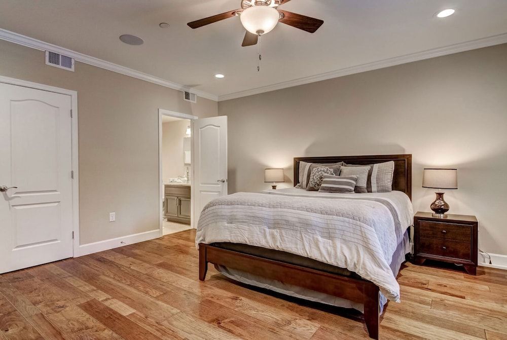 Tahoe Woods Heavenly - Walk to Beach & Gondola to Heavenly Ski Townhome, Multiple Beds, Balcony, Mountain View (Tahoe Woods Heavenly) 2