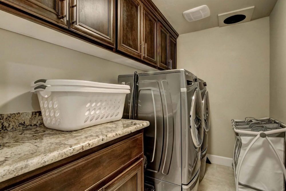 Tahoe Woods Heavenly - Walk to Beach & Gondola to Heavenly Ski Townhome, Multiple Beds, Balcony, Mountain View (Tahoe Woods Heavenly) 6