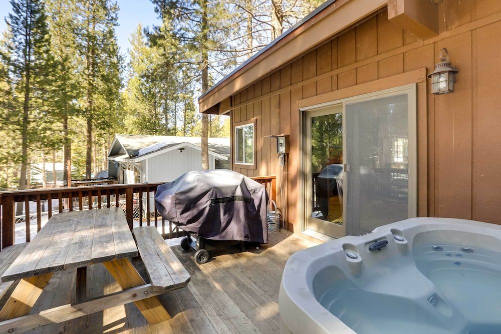undefined Cozy South Lake Tahoe Home ~ 6 Mi to Shore! 4