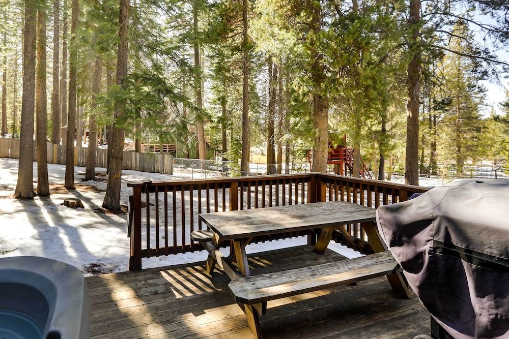 undefined Cozy South Lake Tahoe Home ~ 6 Mi to Shore! 5