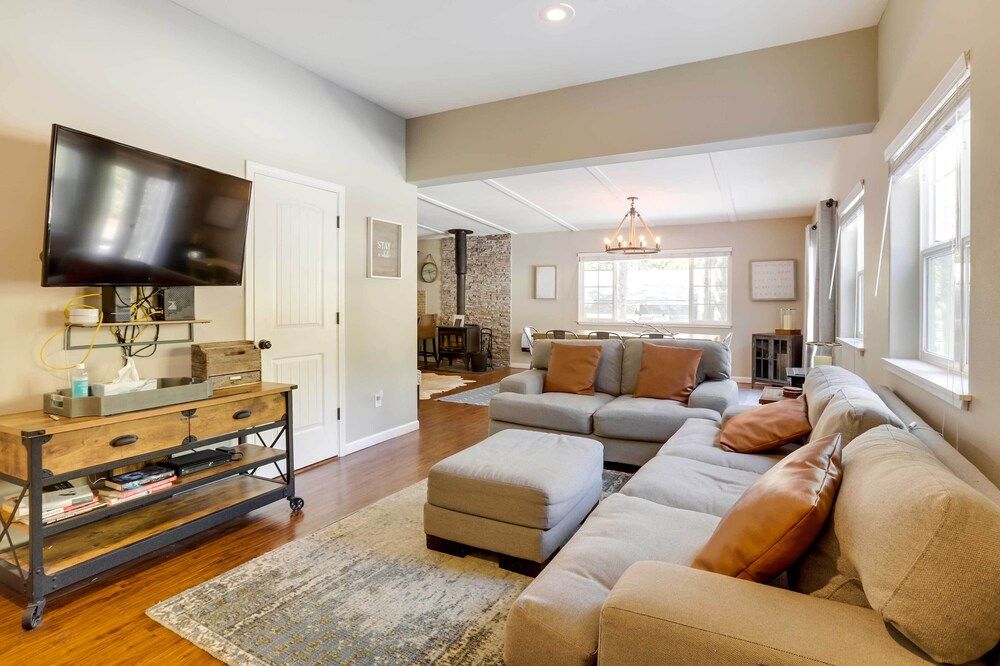 undefined Cozy South Lake Tahoe Home ~ 6 Mi to Shore! 10