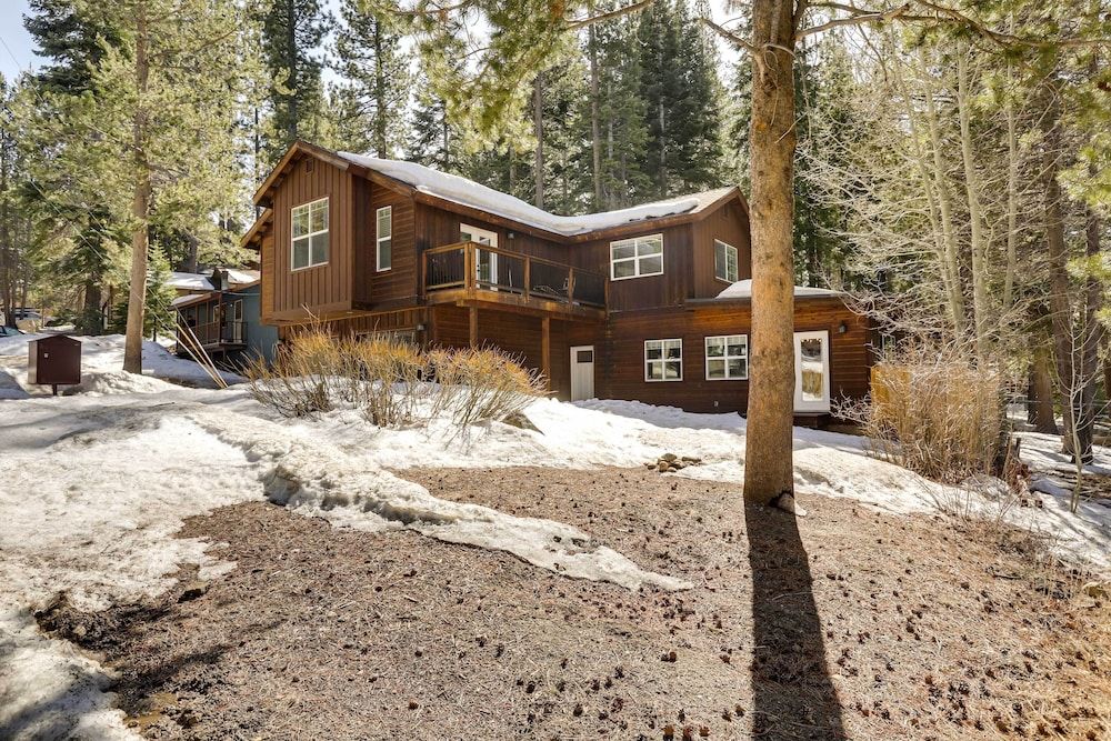 undefined Cozy South Lake Tahoe Home ~ 6 Mi to Shore! 7