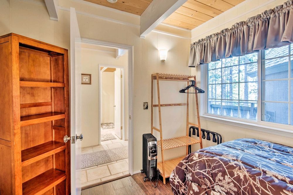 undefined South Lake Tahoe Home w/ Deck & Mountain View! 2