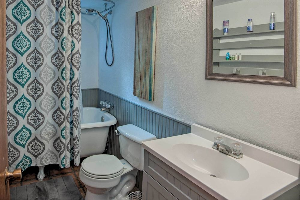 undefined Cozy Mountain Cabin ~ 7 Mi to Heavenly Ski Resort! 8