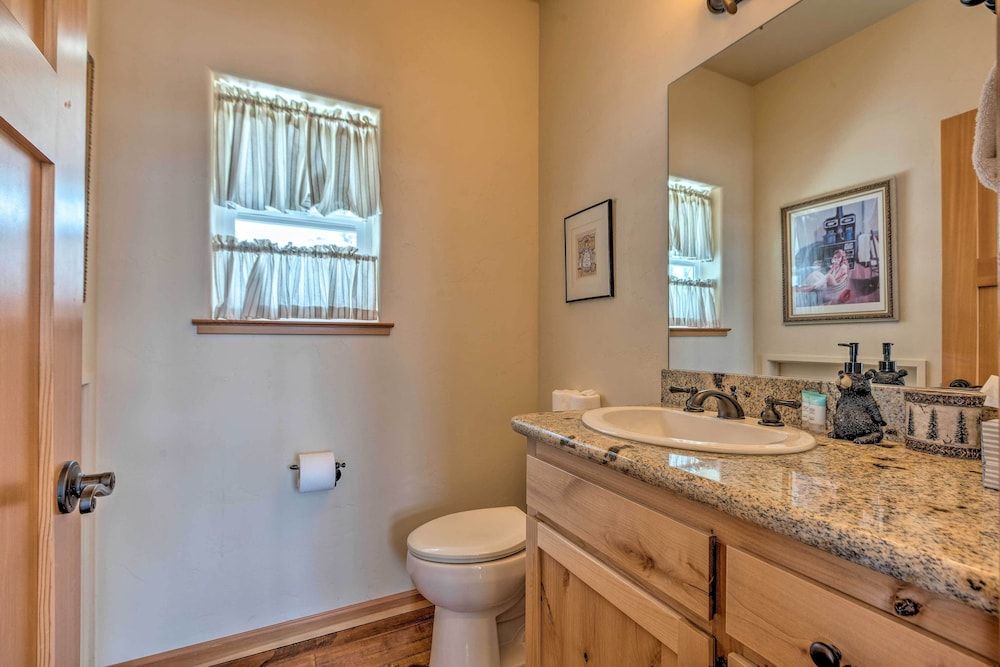 undefined South Lake Tahoe Retreat w/ Mountain-view Deck 2