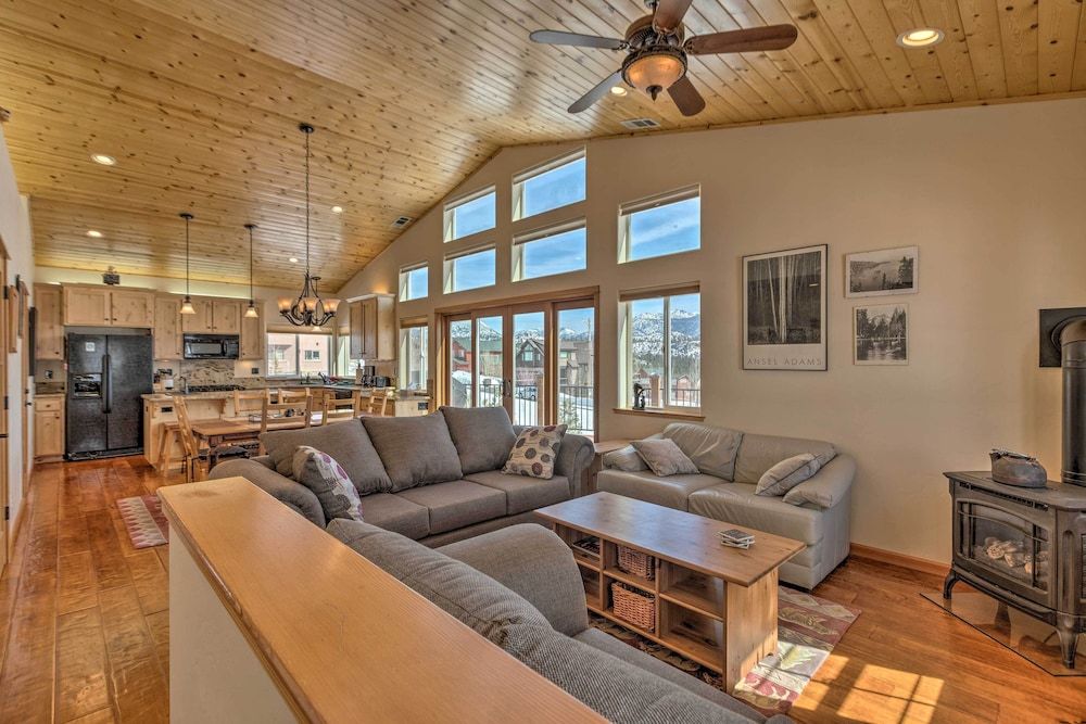 undefined South Lake Tahoe Retreat w/ Mountain-view Deck 10